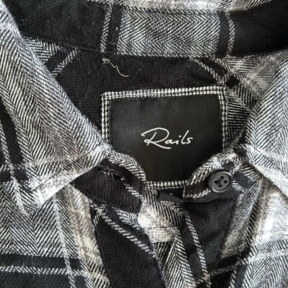 RAILS BLACK AND WHITE CHECKERED PLAID SUPER SOFT BUTTON DOWN SHIRT SIZE SMALL - Picture 3 of 7